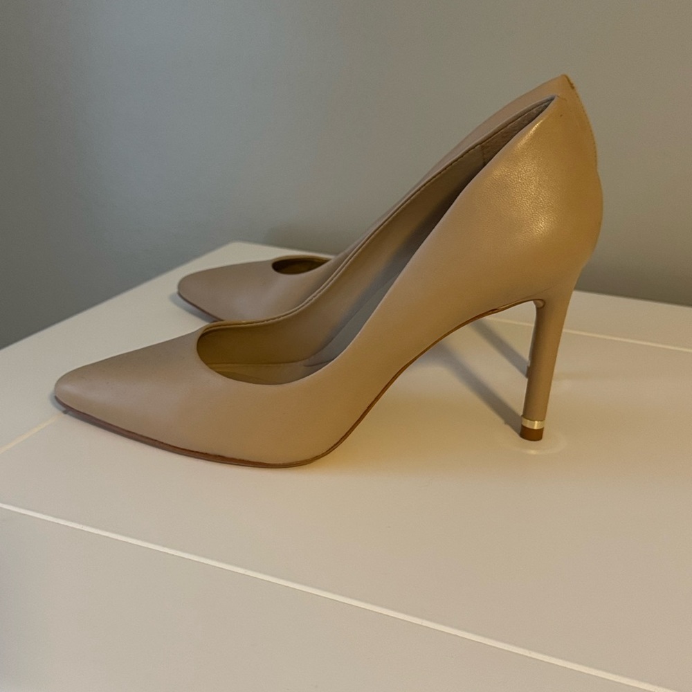ANTONIO MELANI Classic Kara Leather Tan Heels
